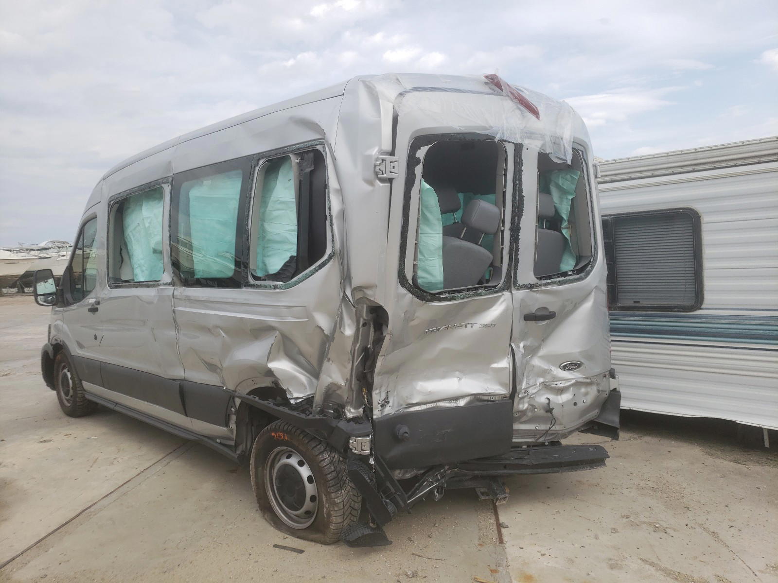 Photo 9 from auction – 2017 FORD TRANSIT with VIN 1FBAX2CM2HKA00838