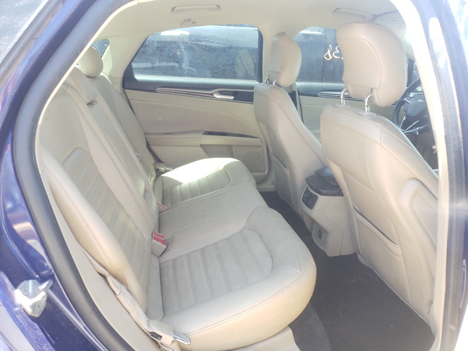 Photo 6 from auction – 2014 FORD FUSION SE with VIN 3FA6P0HD2ER142375