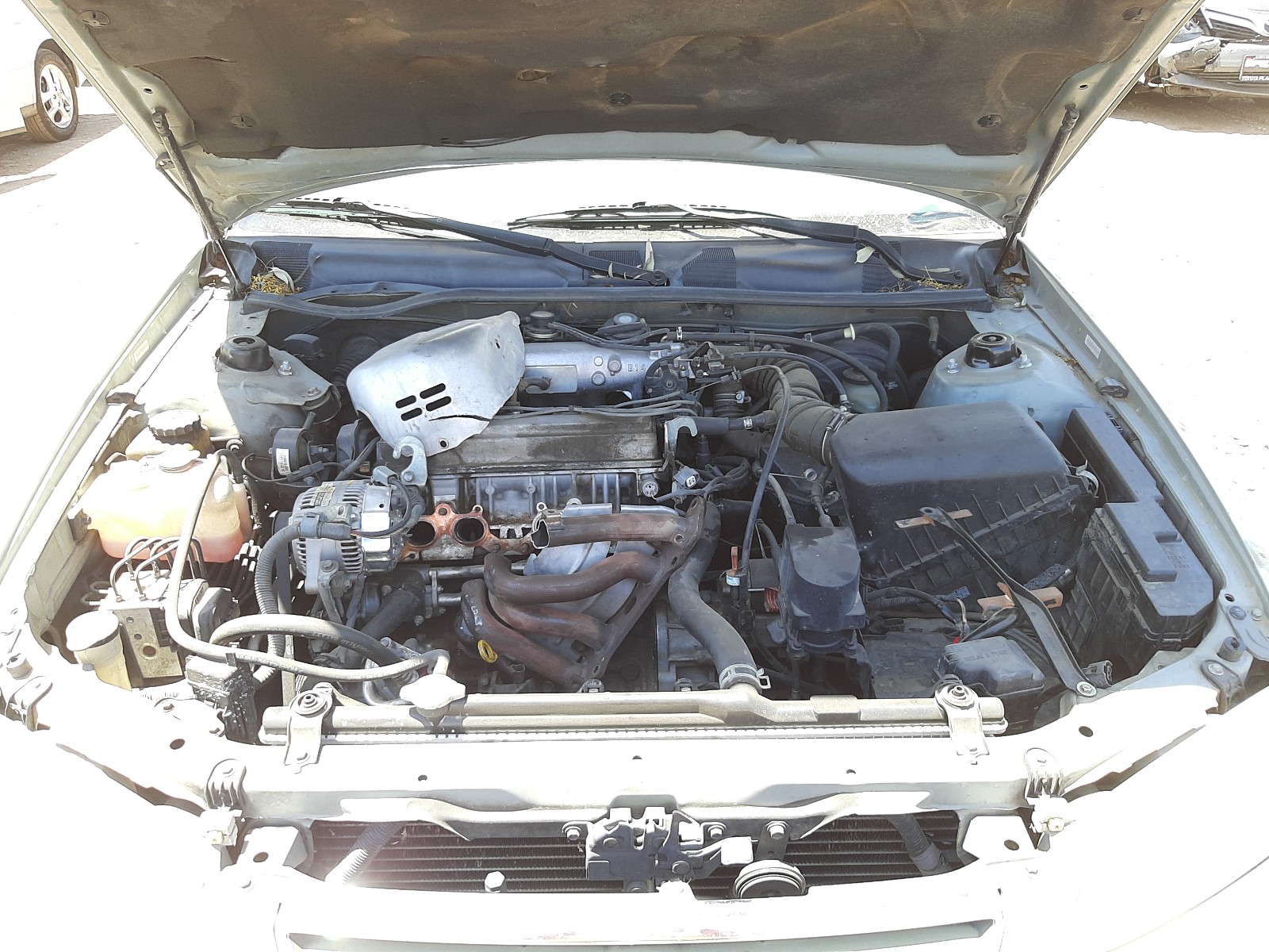 Photo 7 from auction – 2000 TOYOTA CAMRY CE with VIN 4T1BG28K7YU665063