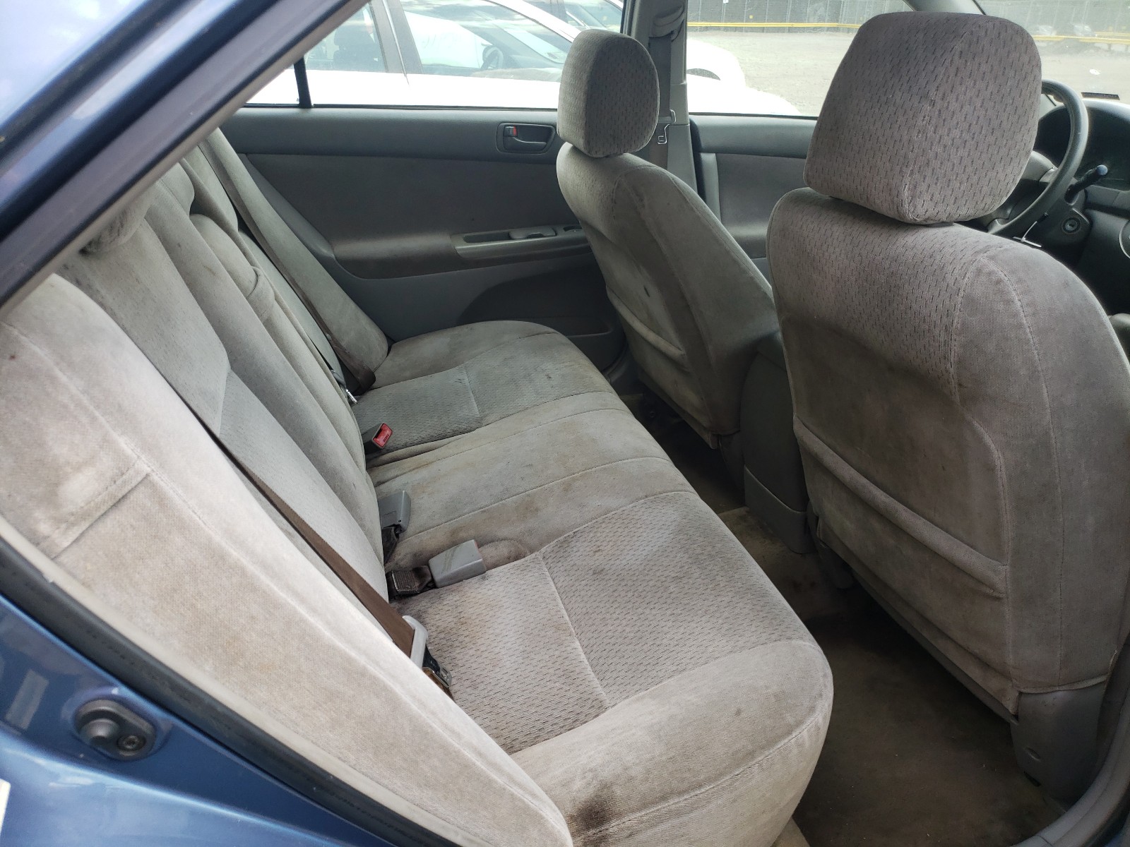 Photo 6 from auction – 2003 TOYOTA CAMRY LE with VIN 4T1BE32K53U722390