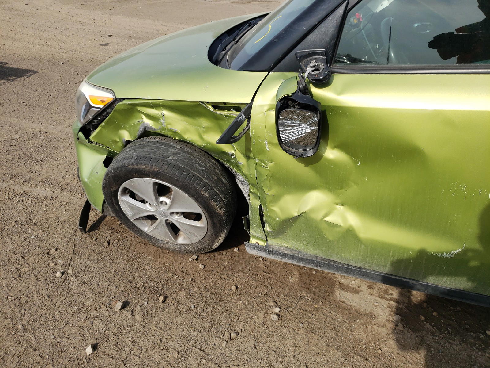 Photo 9 from auction – 2014 KIA SOUL with VIN KNDJN2A29E7041145