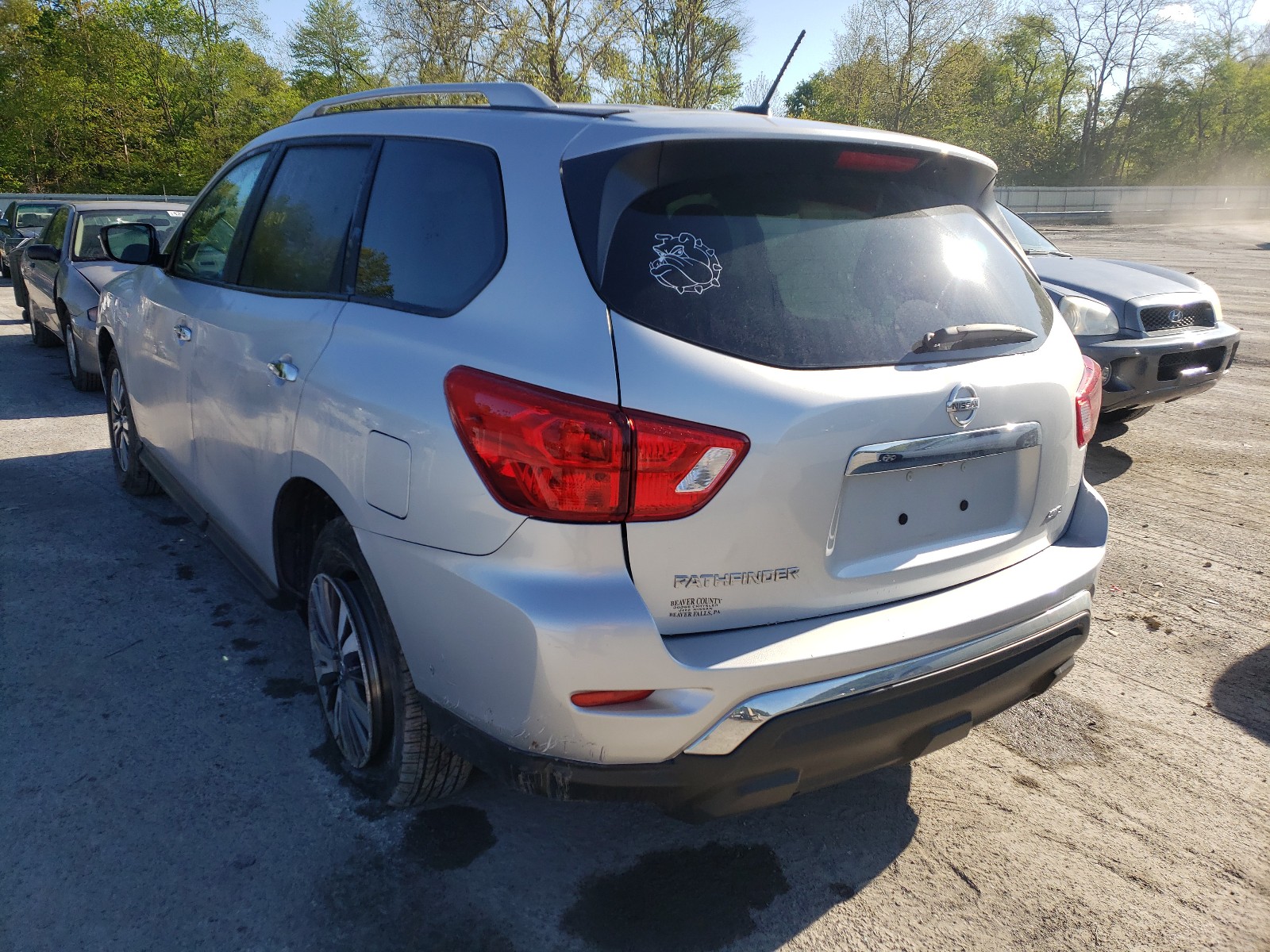Photo 3 from auction – 2017 NISSAN PATHFINDER with VIN 5N1DR2MMXHC695142