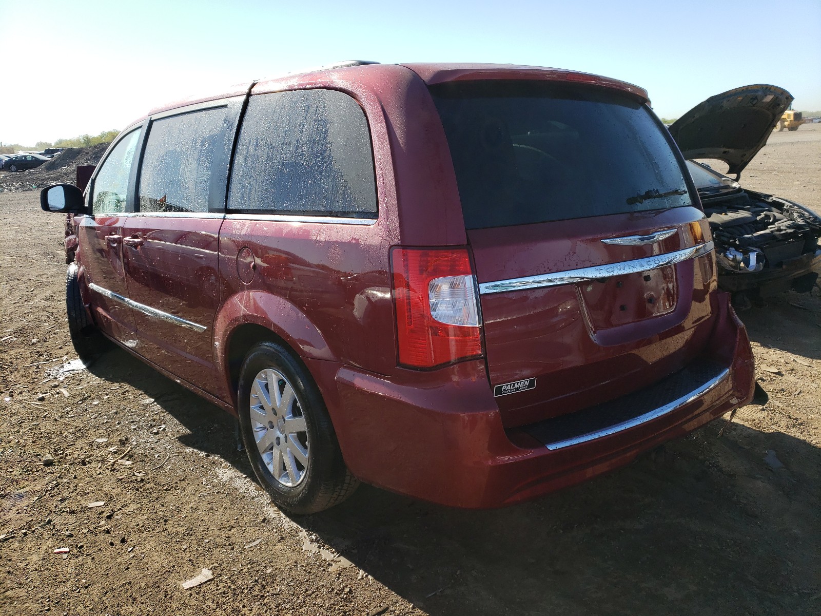 Photo 3 from auction – 2016 CHRYSLER TOWN & COU with VIN 2C4RC1BG7GR239995