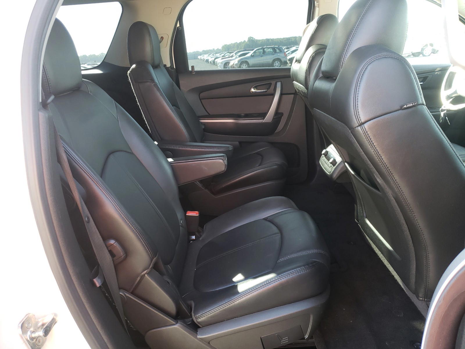 Photo 6 from auction – 2011 GMC ACADIA SLT with VIN 1GKKVSED7BJ401077