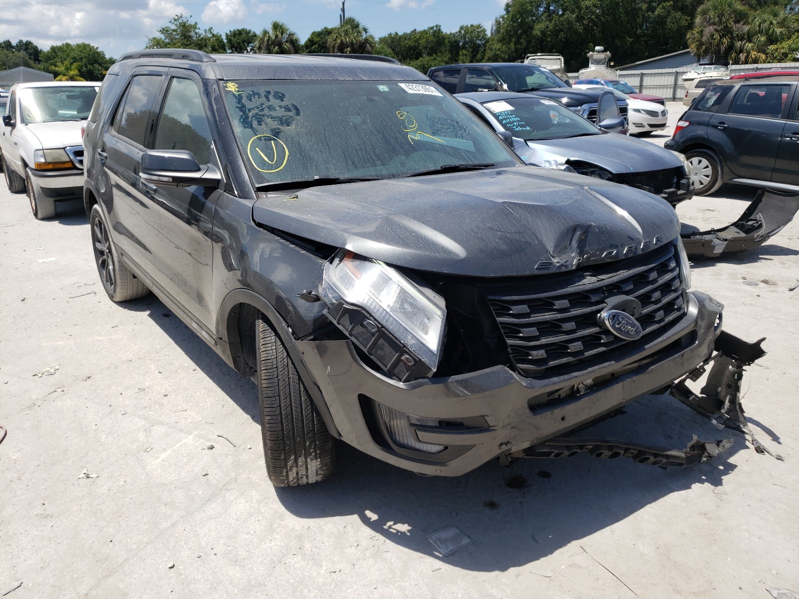 FORD EXPLORER X 2017 z numerem VIN 1FM5K7D8XHGC88651 - Zdjęcie z aukcji