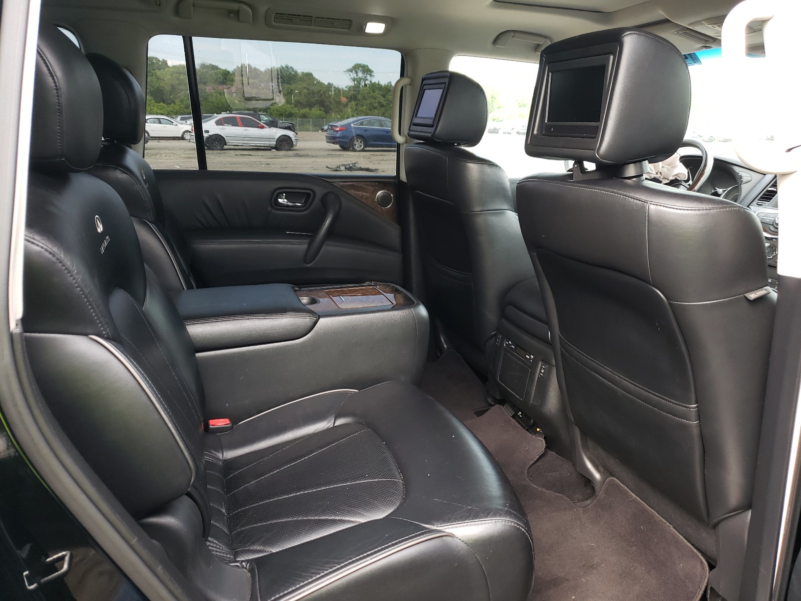 Photo 6 from auction – 2011 INFINITI QX56 with VIN JN8AZ2NEXB9004263