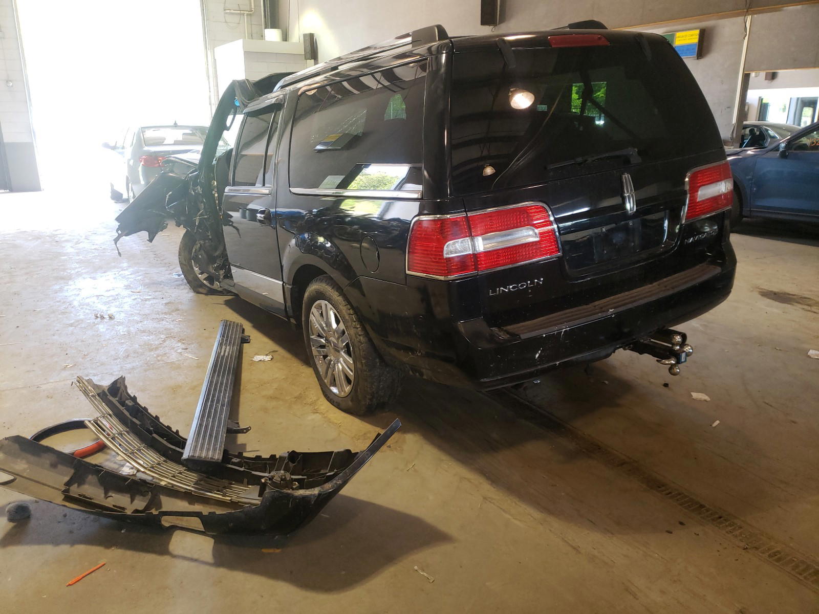 Photo 3 from auction – 2008 LINCOLN NAVIGATOR with VIN 5LMFL27598LJ13558