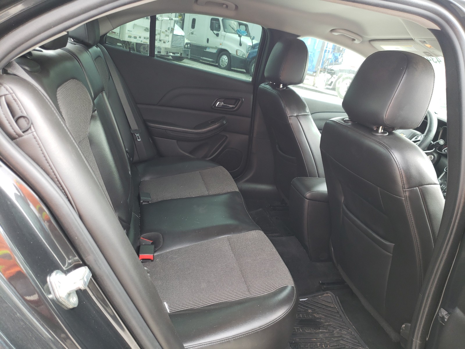 Photo 6 from auction – 2014 CHEVROLET MALIBU 1LT with VIN 1G11C5SL2EF223041