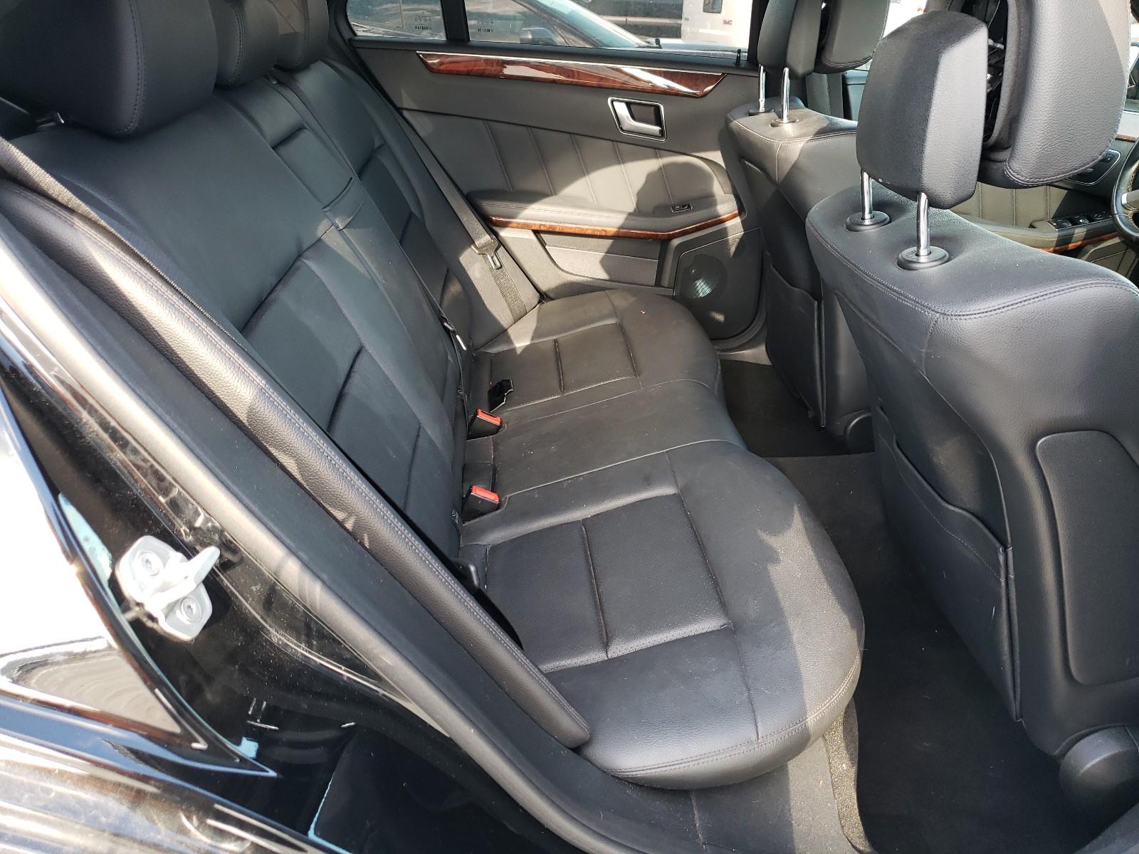 Photo 6 from auction – 2012 MERCEDES-BENZ E 350 BLUE with VIN WDDHF2EB3CA543855