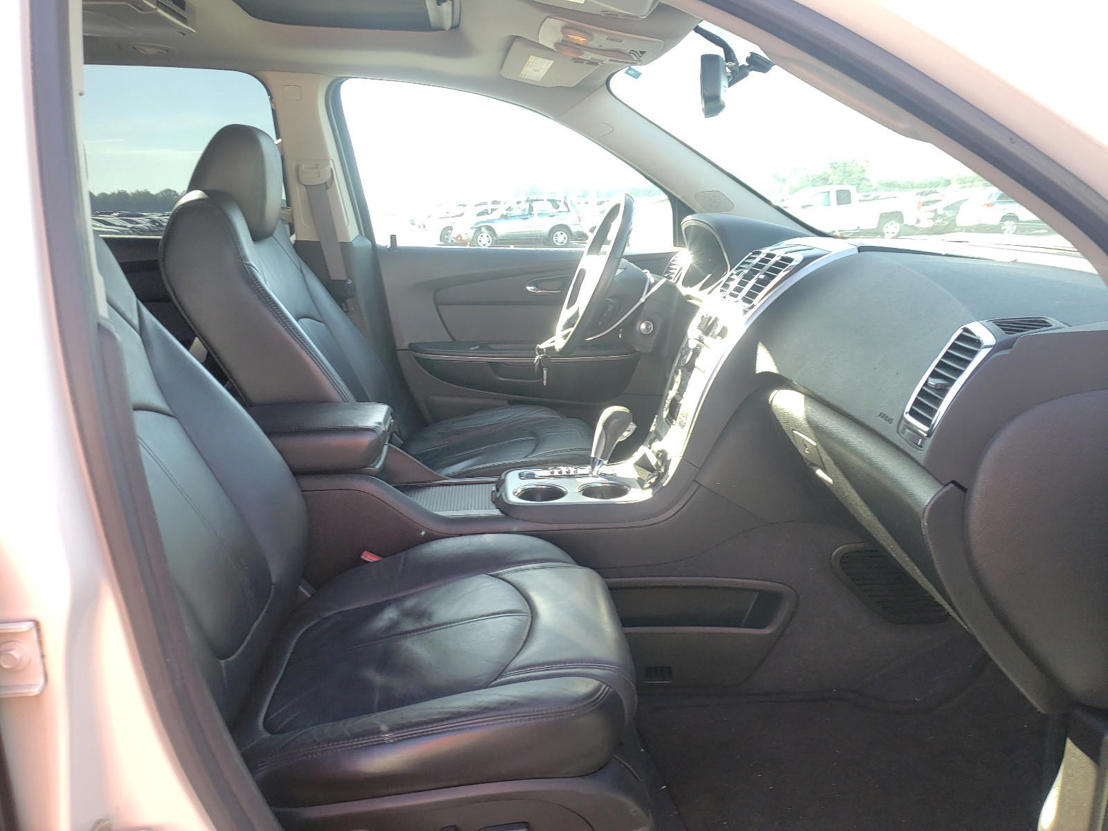 Photo 5 from auction – 2011 GMC ACADIA SLT with VIN 1GKKVSED7BJ401077