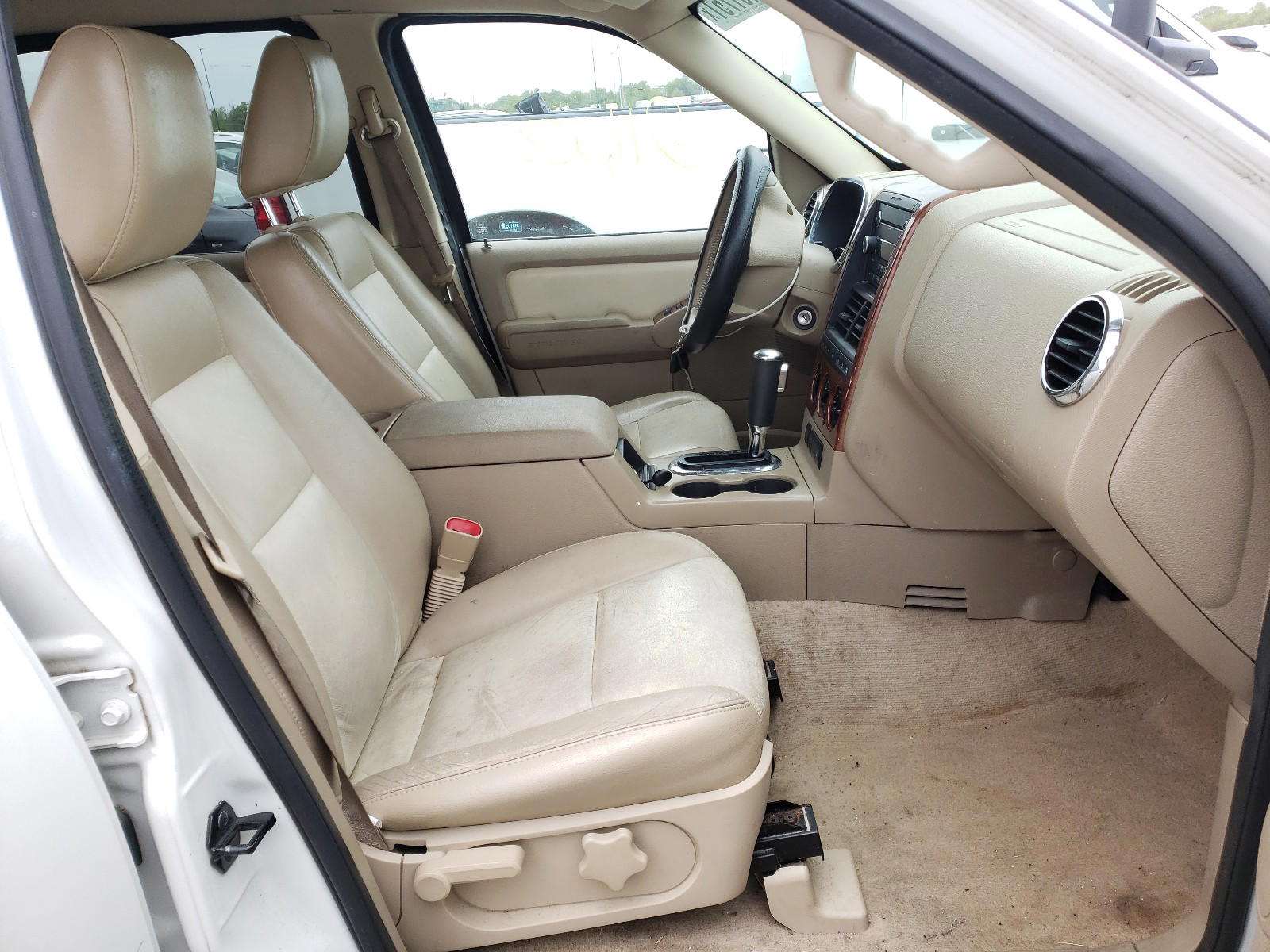 Photo 5 from auction – 2010 FORD EXPLORER with VIN 1FMEU7EE8AUA16671