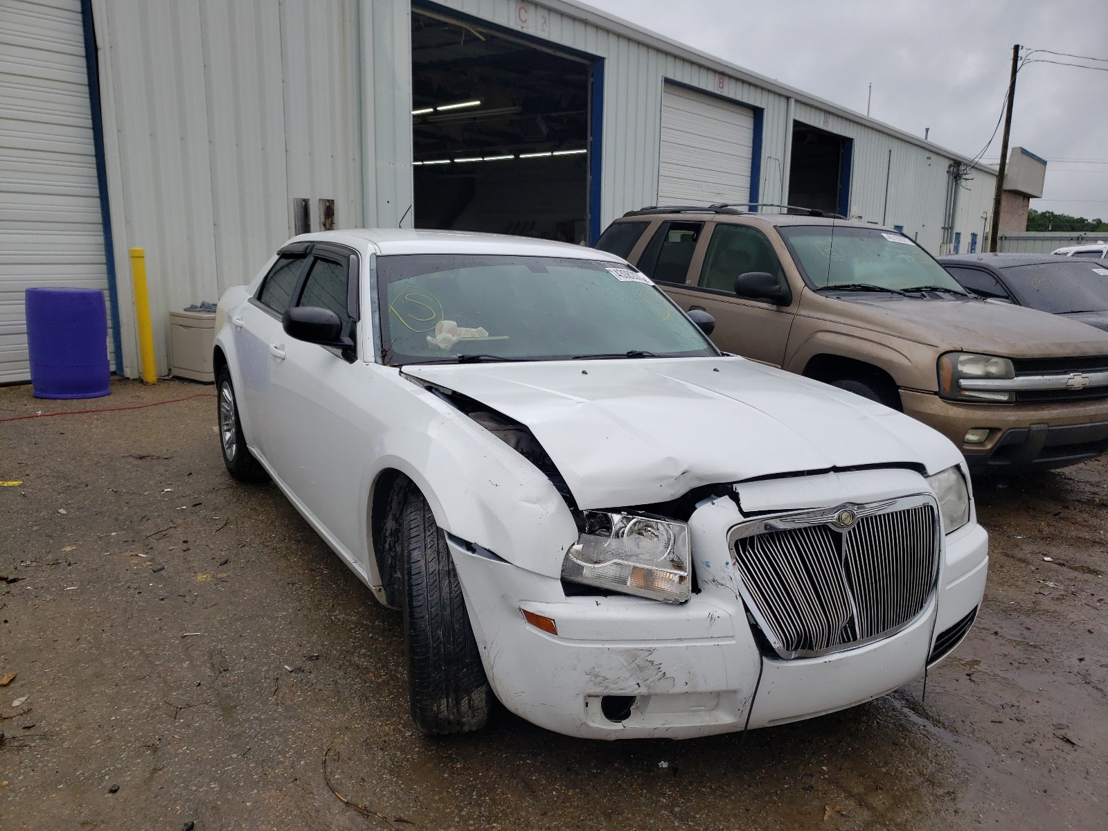 Photo 1 from auction – 2008 CHRYSLER 300 LX with VIN 2C3KA43R58H179719