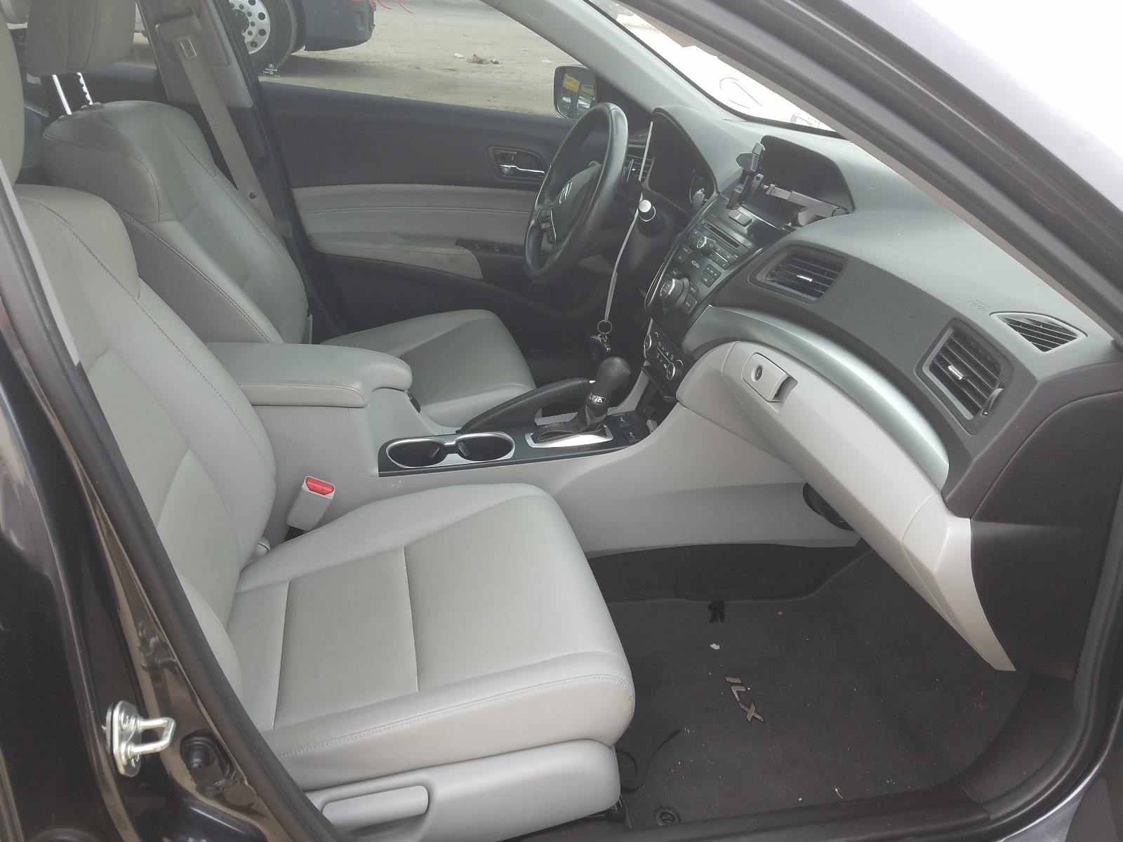 Foto 5 de la subasta – 2016 ACURA ILX BASE W con VIN 19UDE2F36GA018041
