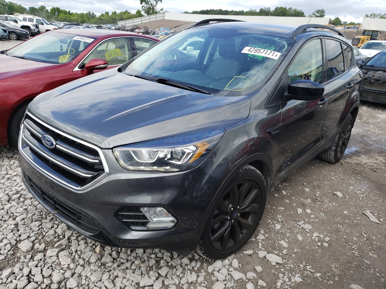 Photo 2 from auction – 2018 FORD ESCAPE SE with VIN 1FMCU0GD8JUD54493