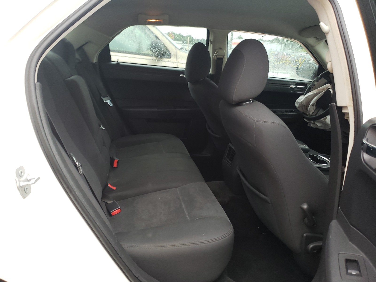 Photo 6 from auction – 2008 CHRYSLER 300 LX with VIN 2C3KA43R58H179719