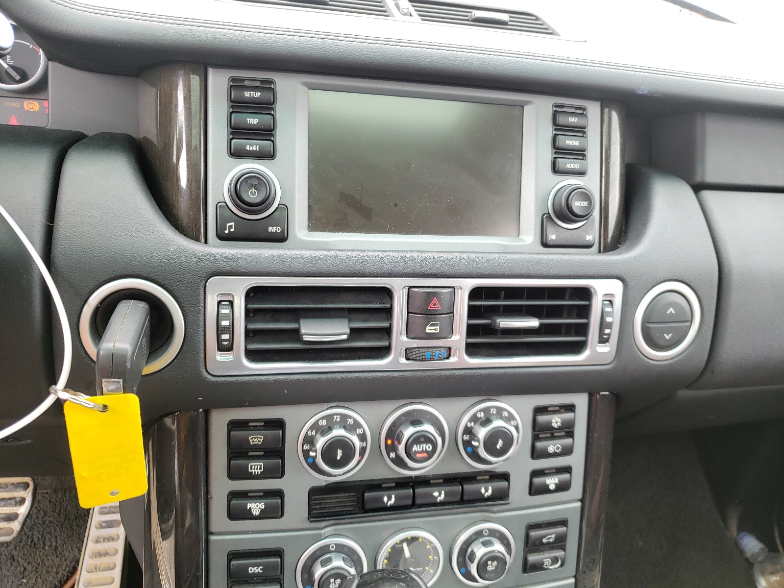 Photo 19 from auction – 2008 LAND ROVER RANGE ROVE with VIN SALMH13438A274225