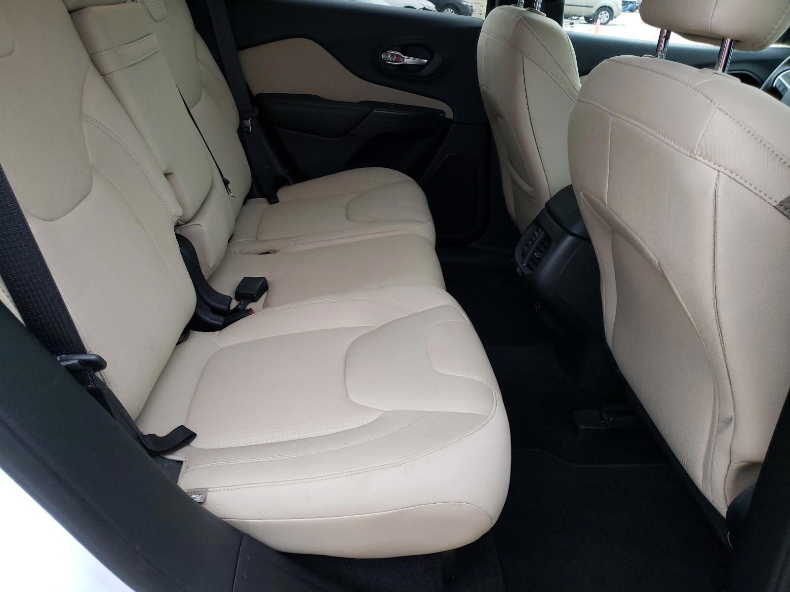 Photo 6 from auction – 2015 JEEP CHEROKEE L with VIN 1C4PJMCS5FW755313