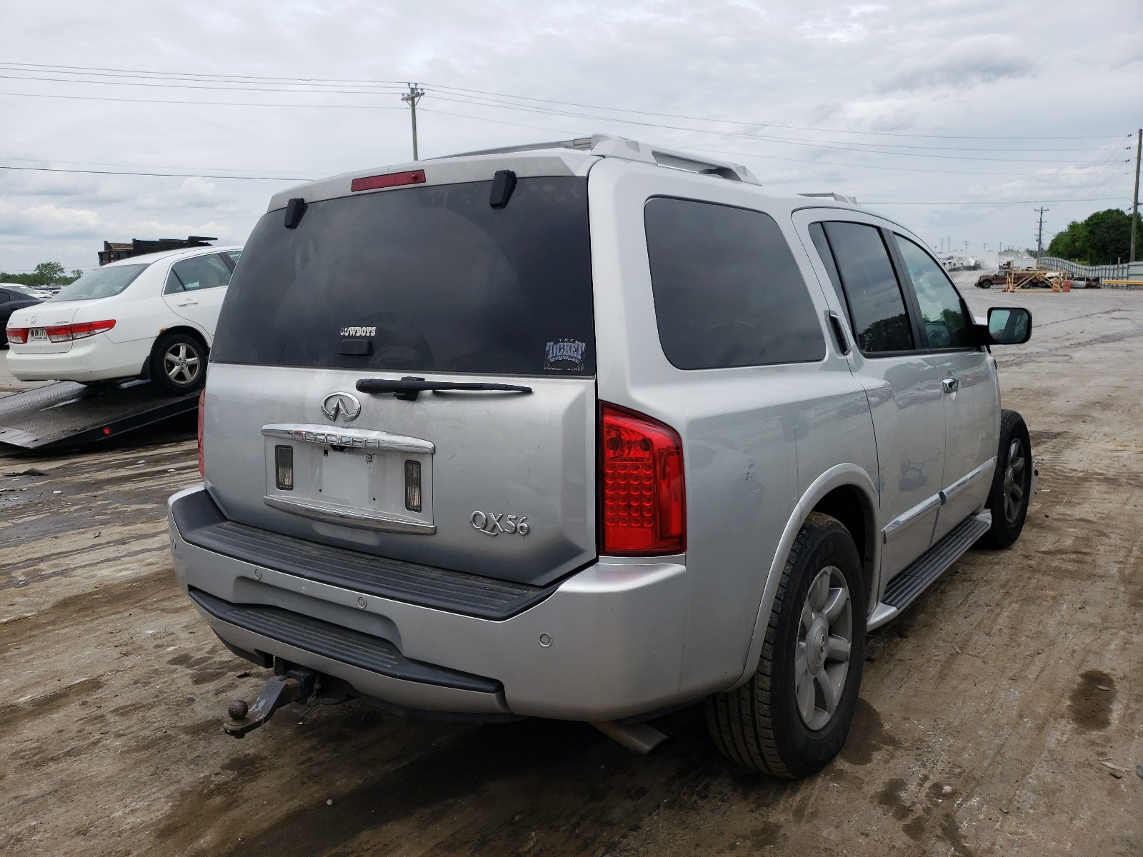 Photo 4 from auction – 2005 INFINITI QX56 with VIN 5N3AA08A05N812183