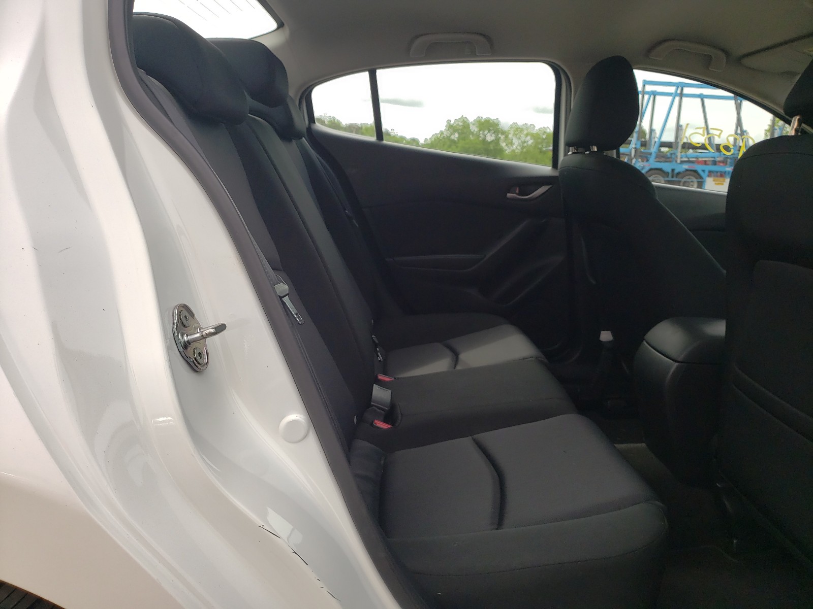 Photo 16 from auction – 2014 MAZDA 3 SPORT with VIN JM1BM1U7XE1128967