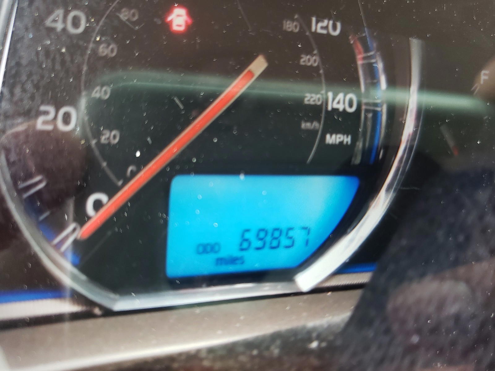 Photo 8 from auction – 2015 TOYOTA RAV4 LIMIT with VIN JTMYFREV2FD072474