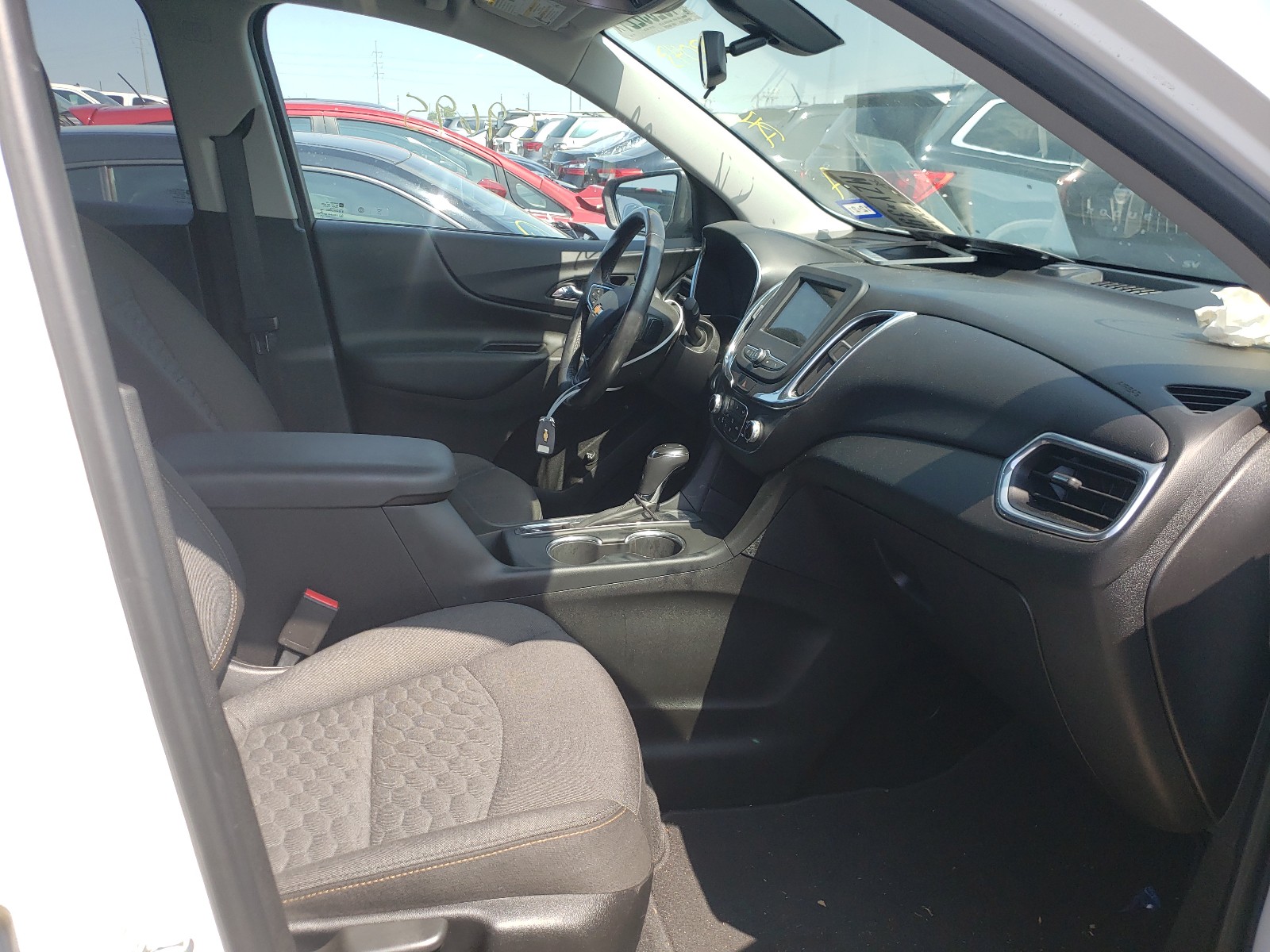 Photo 5 from auction – 2019 CHEVROLET EQUINOX LT with VIN 2GNAXKEV9K6238043