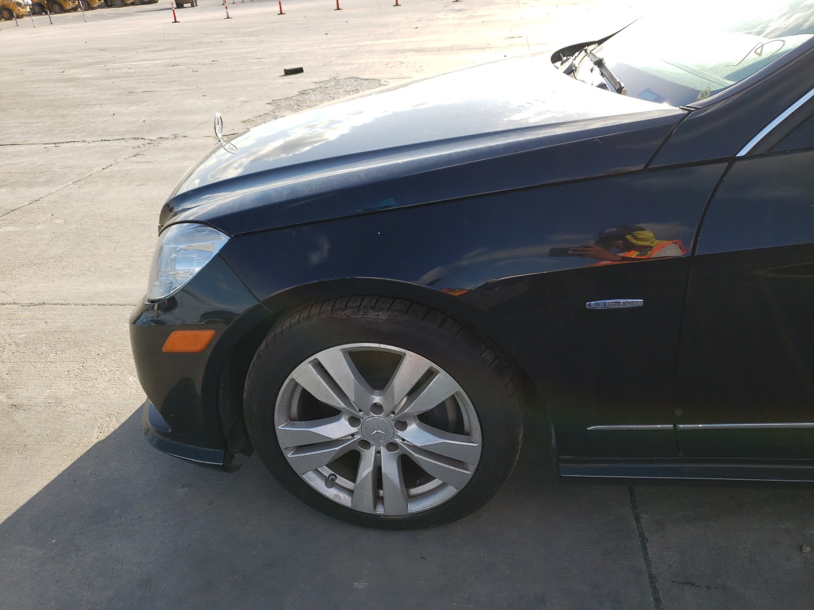 Photo 9 from auction – 2012 MERCEDES-BENZ E 350 BLUE with VIN WDDHF2EB3CA543855
