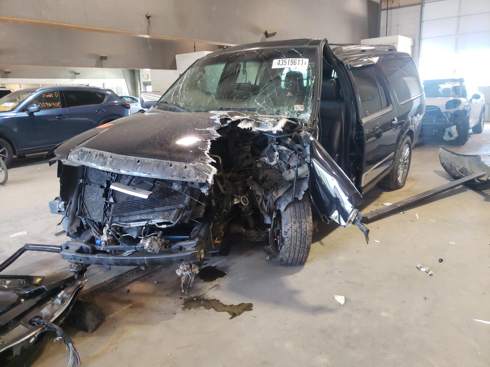 Photo 2 from auction – 2008 LINCOLN NAVIGATOR with VIN 5LMFL27598LJ13558