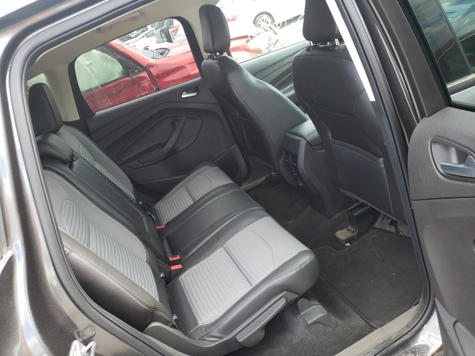 Photo 6 from auction – 2018 FORD ESCAPE SE with VIN 1FMCU0GD8JUD54493