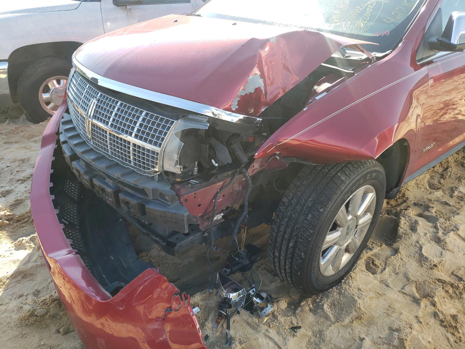 Photo 9 from auction – 2007 LINCOLN MKX with VIN 2LMDU88C77BJ05436
