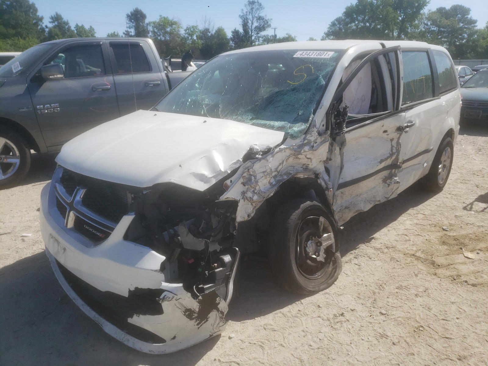 Photo 2 from auction – 2013 DODGE GRAND CARA with VIN 2C4RDGBG3DR644716
