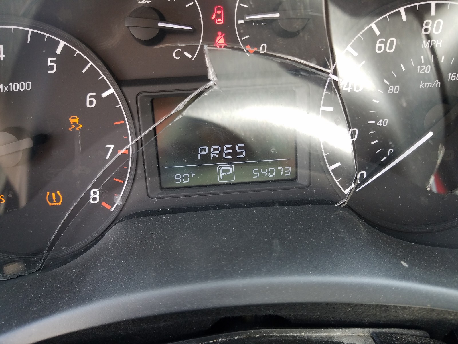 Photo 8 from auction – 2017 NISSAN SENTRA S with VIN 3N1AB7AP6HY250804