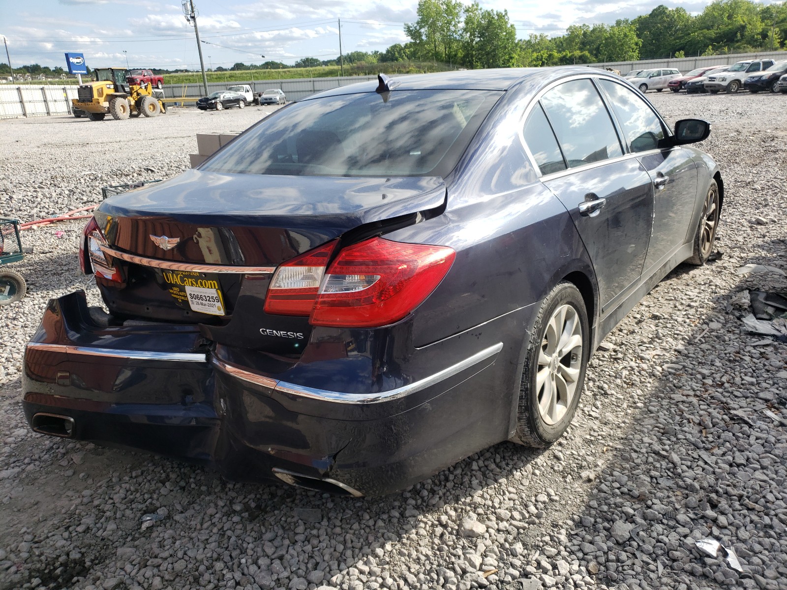 Photo 4 from auction – 2012 HYUNDAI GENESIS 3. with VIN KMHGC4DDXCU195365