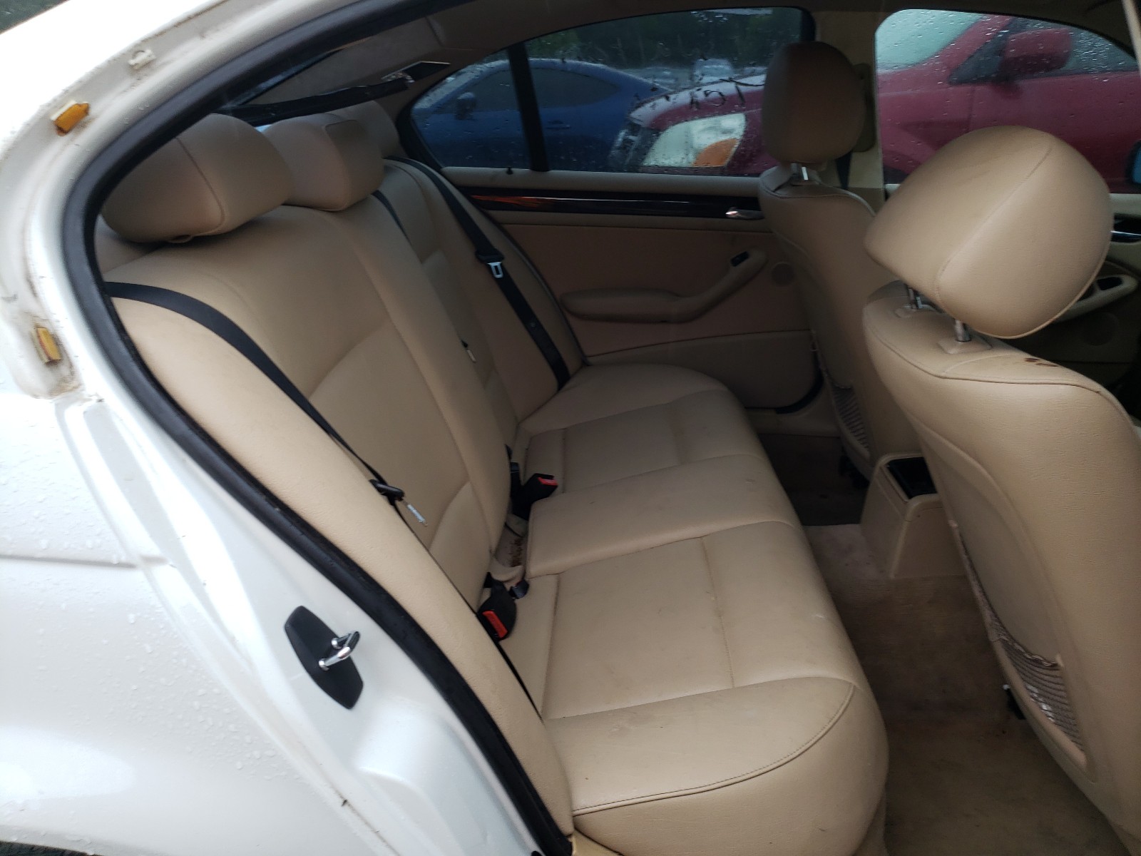 Photo 6 from auction – 2005 BMW 325 I with VIN WBAET37475NJ87509