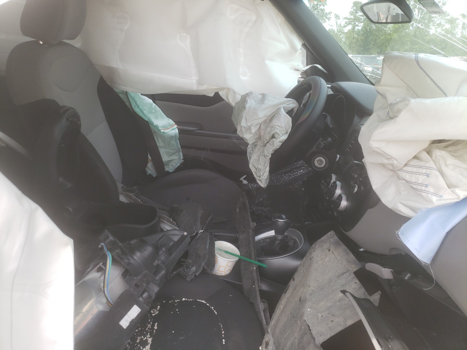Фото 5 с аукциона – 2015 KIA SOUL с VIN KNDJN2A29F7774698