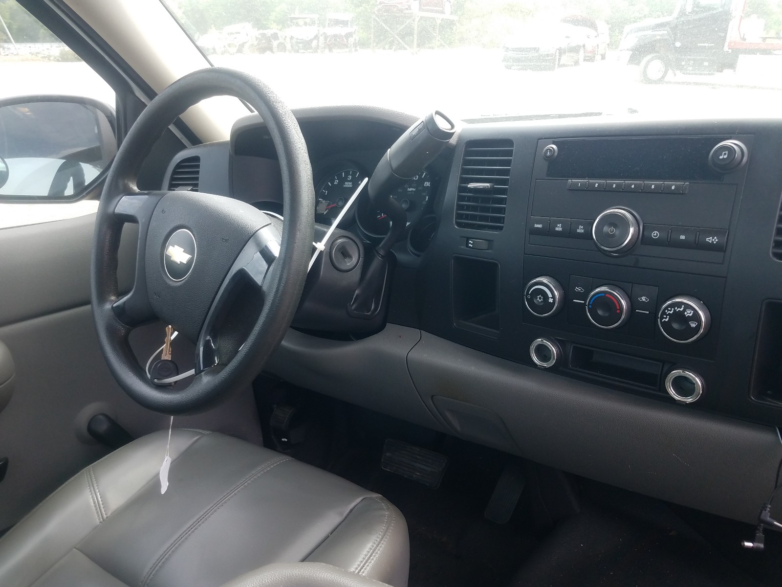 Photo 9 from auction – 2007 CHEVROLET SILVERADO with VIN 1GCEC14C37Z560110