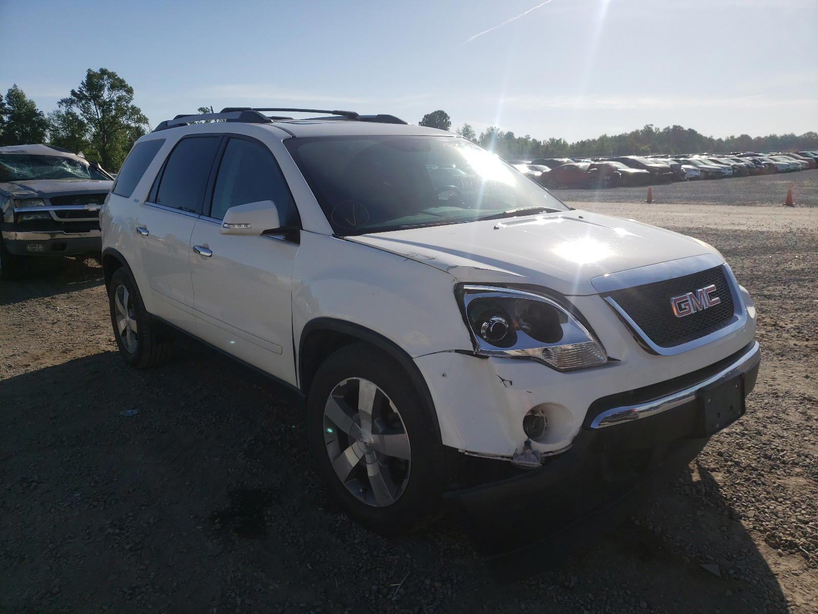 GMC ACADIA SLT 2011 with VIN 1GKKVSED7BJ401077 - Photo from auction