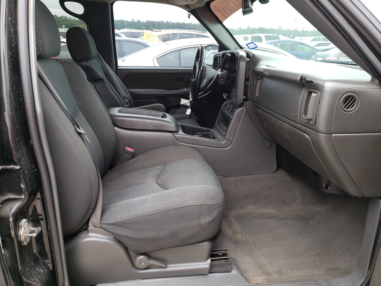 Photo 5 from auction – 2004 CHEVROLET AVALANCHE with VIN 3GNEK12T44G200580