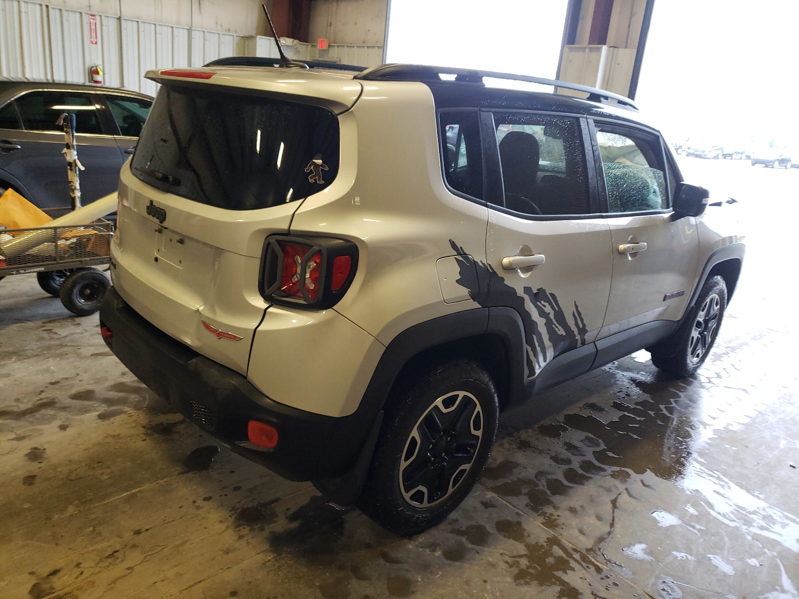Photo 4 from auction – 2017 JEEP RENEGADE T with VIN ZACCJBCBXHPF94704