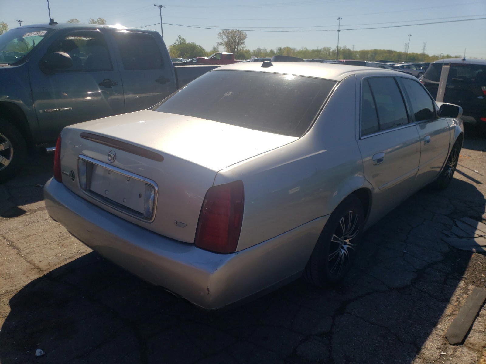 Photo 4 from auction – 2004 CADILLAC DEVILLE with VIN 1G6KD54YX4U177344