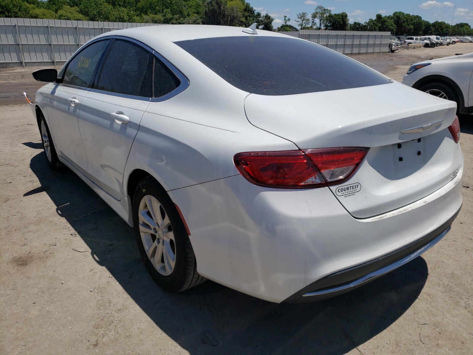 Photo 3 from auction – 2016 CHRYSLER 200 LIMITE with VIN 1C3CCCAB3GN176905