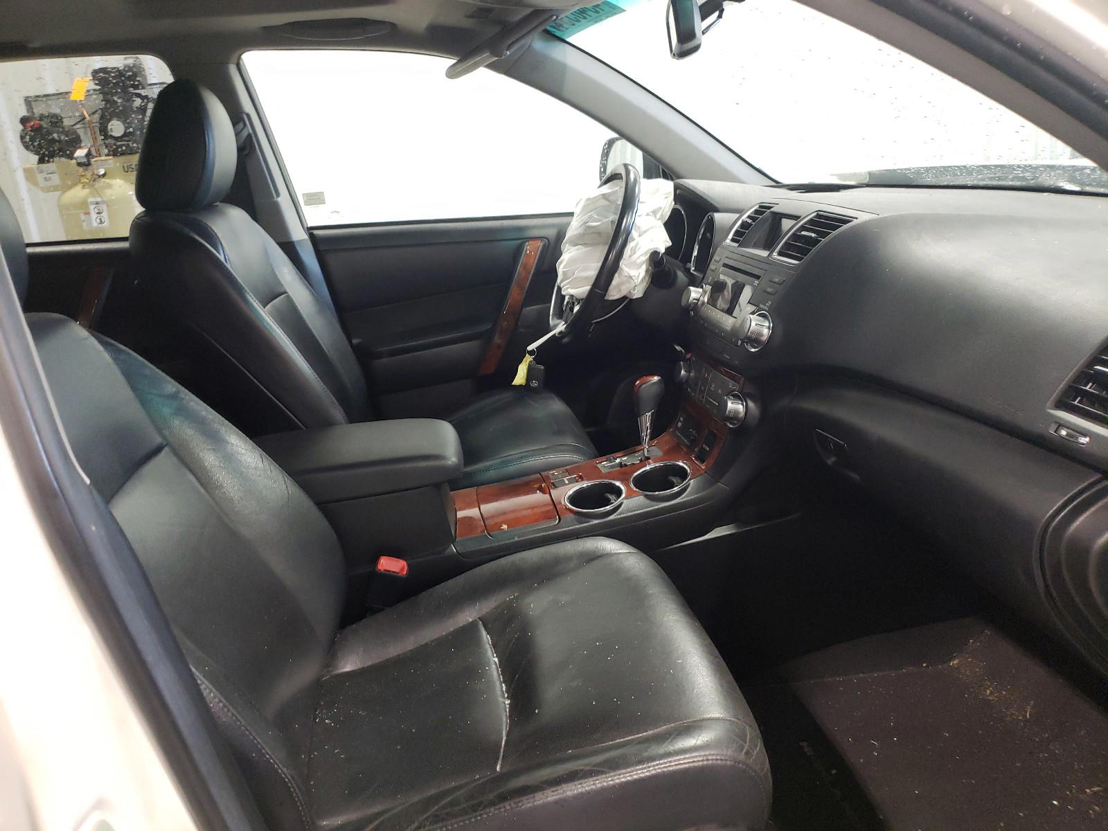 Photo 5 from auction – 2011 TOYOTA HIGHLANDER with VIN 5TDDK3EH8BS081020