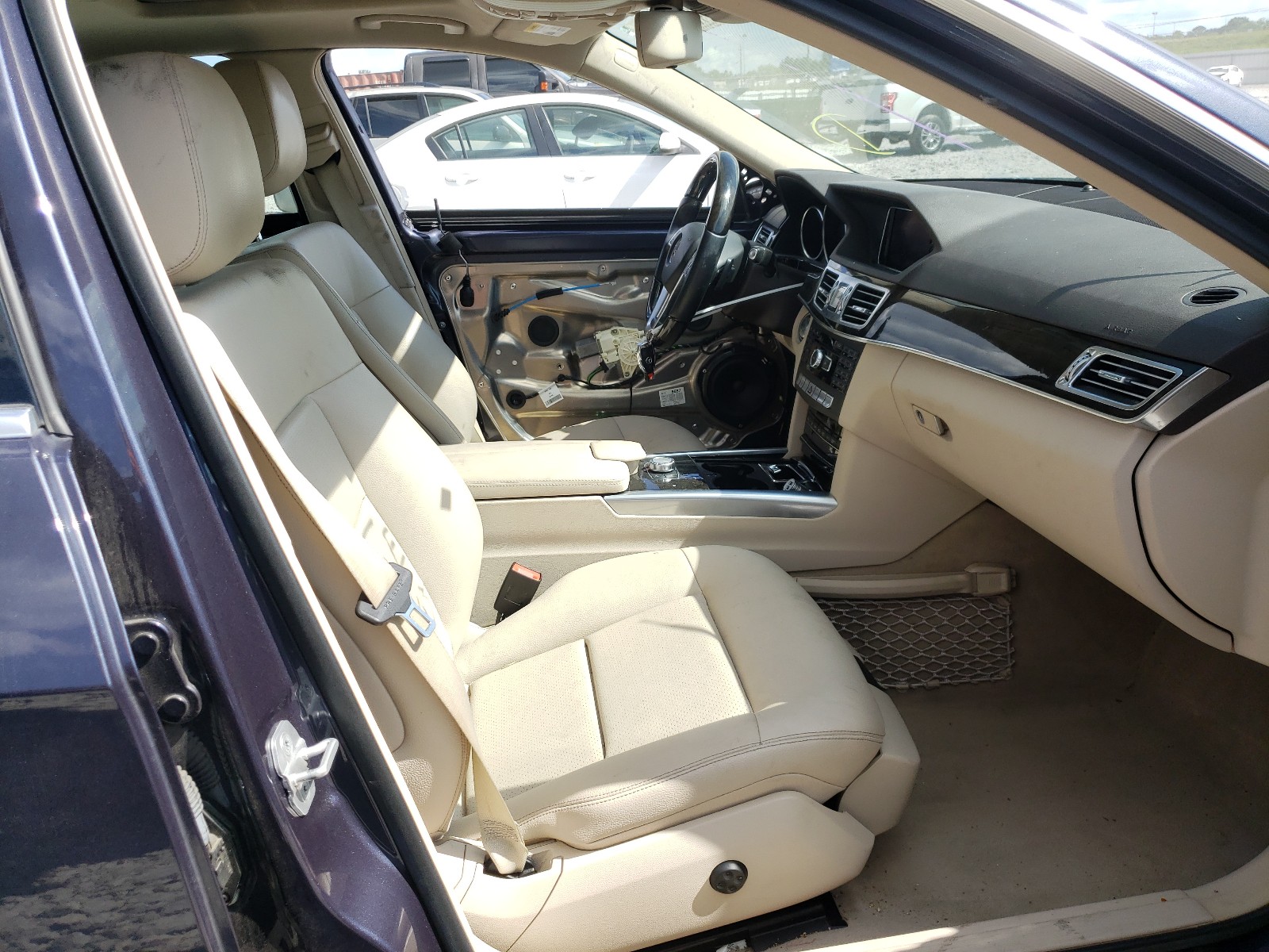 Photo 5 from auction – 2014 MERCEDES-BENZ E 350 with VIN WDDHF5KB5EA906231