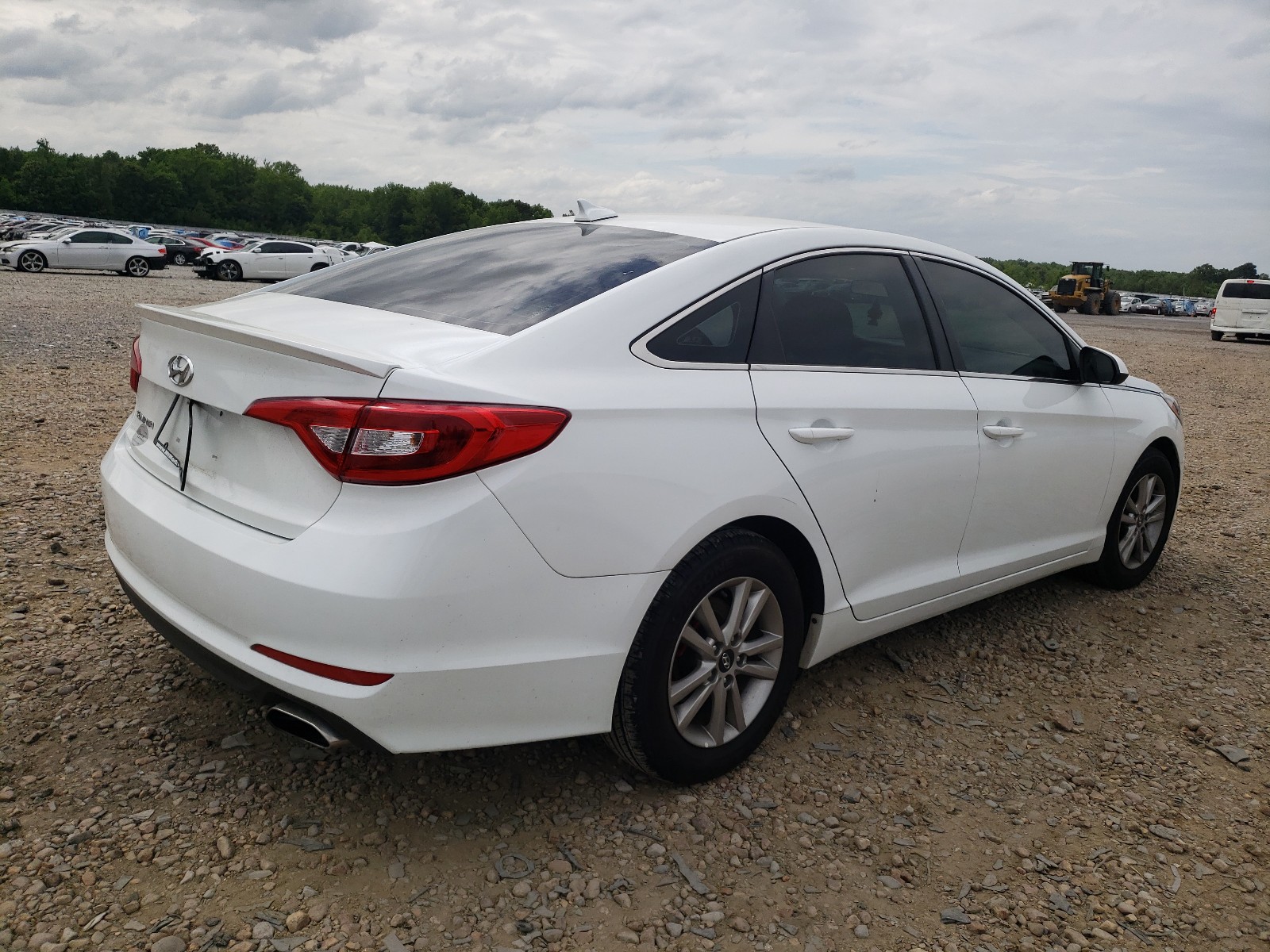 Photo 4 from auction – 2016 HYUNDAI SONATA SE with VIN 5NPE24AF0GH400969