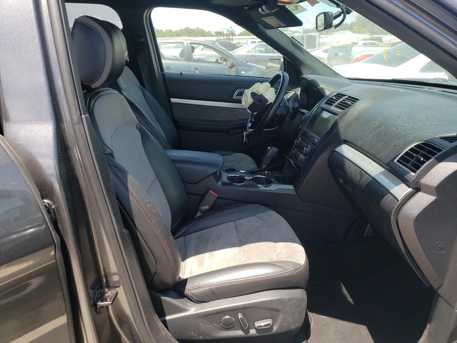Photo 5 from auction – 2017 FORD EXPLORER X with VIN 1FM5K7D8XHGC88651