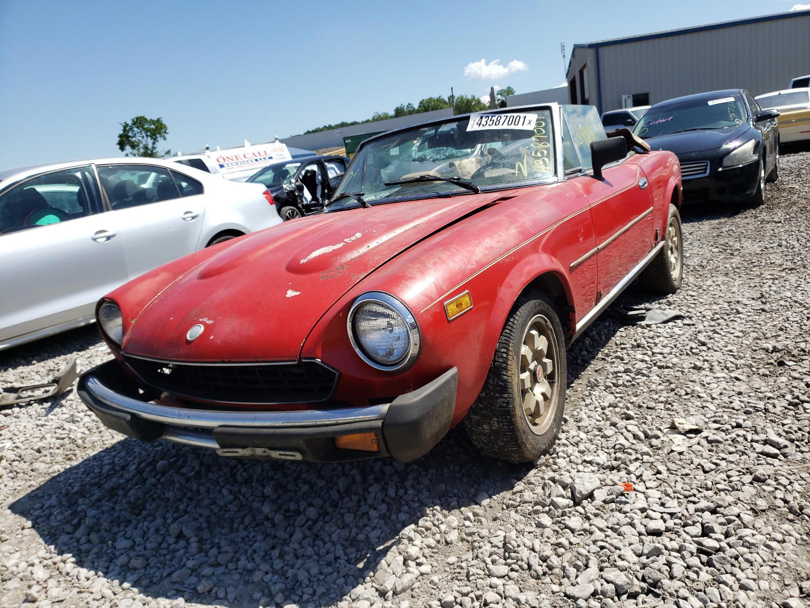 Photo 2 from auction – 1982 FIAT 124 SPIDER with VIN ZFAAS00BXC5003258