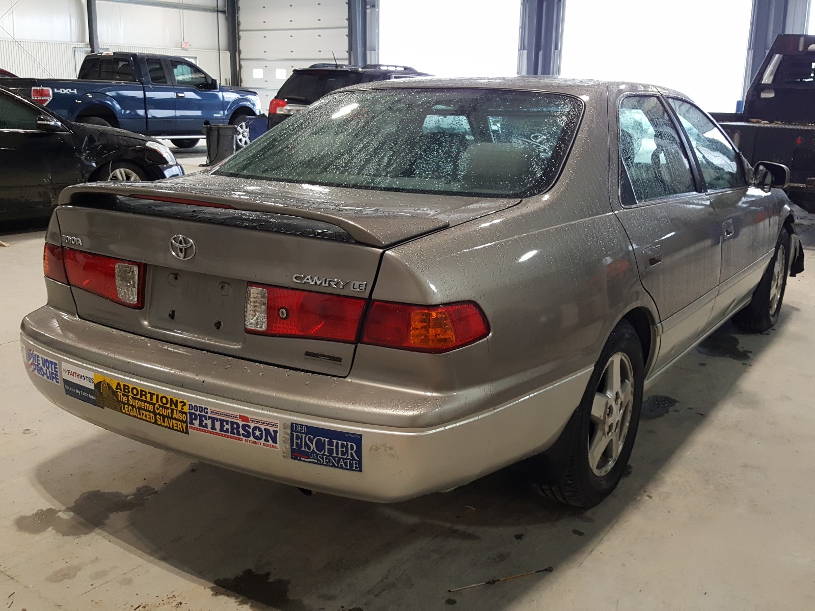 Photo 4 from auction – 2001 TOYOTA CAMRY CE with VIN JT2BG22K610575339