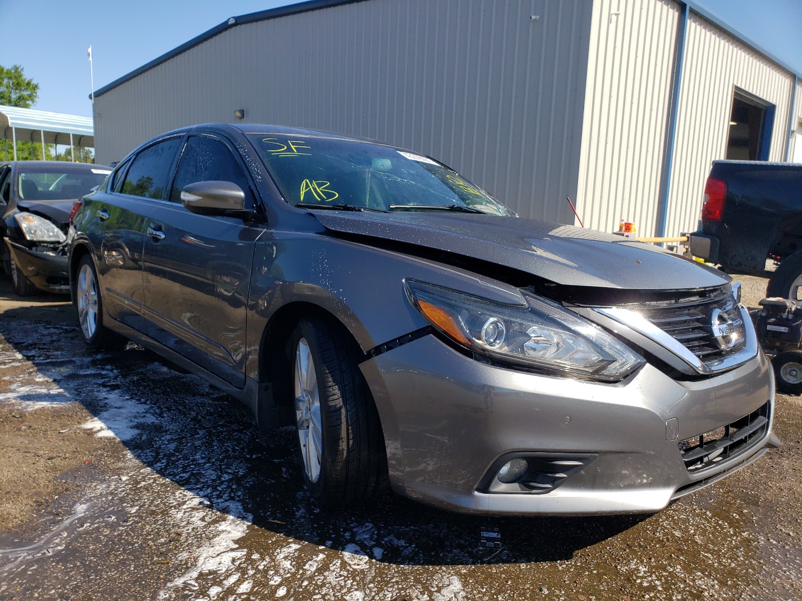 NISSAN ALTIMA 3.5 2017 with VIN 1N4BL3AP9HC205958 - Photo from auction
