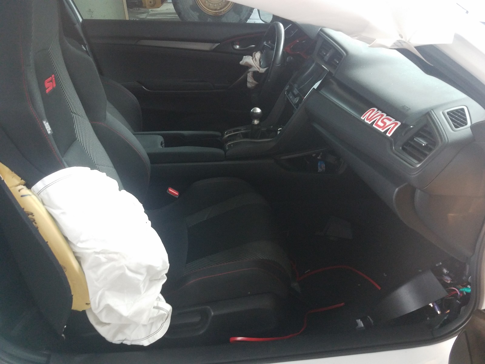 Photo 5 from auction – 2018 HONDA CIVIC SI with VIN 2HGFC3A51JH756500