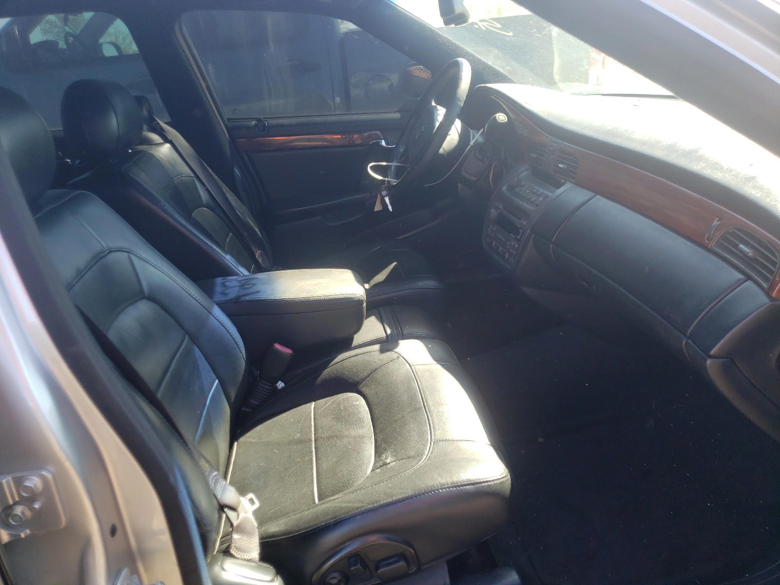 Photo 5 from auction – 2004 CADILLAC DEVILLE with VIN 1G6KD54YX4U177344