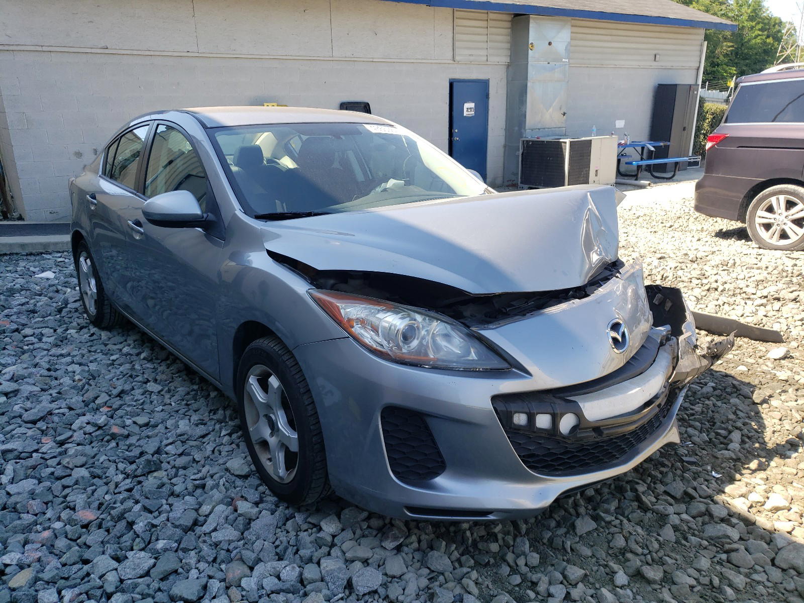 MAZDA 3 I 2012 with VIN JM1BL1UG8C1654143 - Photo from auction